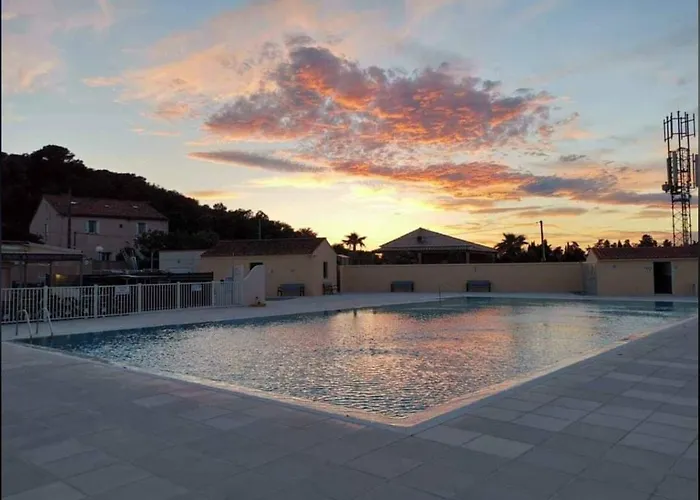 Mobil Home Climatise 6 Personnes Avec Piscine